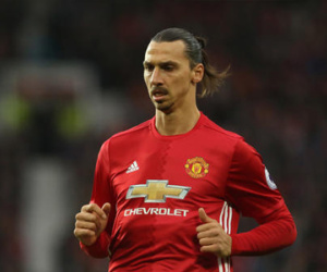 Ibrahimovic bất mãn với HLV Mourinho