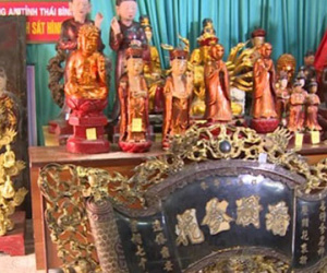 Trộm đột nhập đền, chùa lấy cắp nhiều đồ cổ
