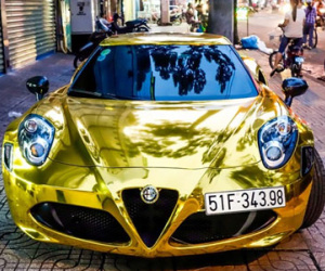 Alfa Romeo 4C Sài Gòn mạ vàng phong cách dân chơi Dubai