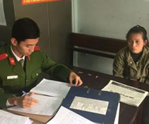 Công an phục kích bắt người phụ nữ trộm cắp