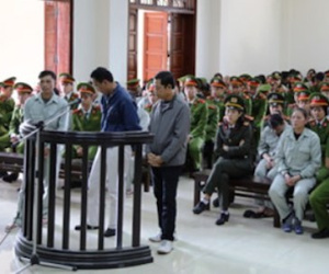 Hơn trăm người trong sới bạc lớn nhất Quảng Ninh lĩnh án