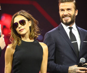 Vợ chồng Victoria Beckham sánh đôi trên sân khấu Trung Quốc