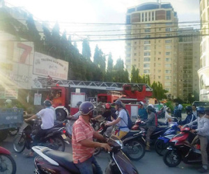 Dân chung cư tháo chạy vì nồi cá kho bốc khói