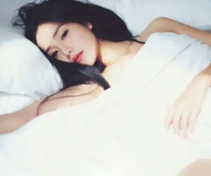Đêm tân hôn tan tành vì cuộc gọi từ người yêu cũ