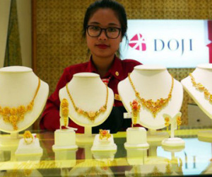 Giá vàng hôm nay 12/11: Rớt giá thảm hại
