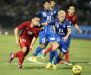 Hàng công dứt điểm kém, tuyển VN hòa Fukuoka
