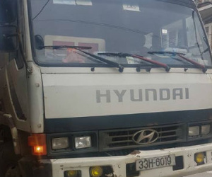 Mẹ ngã xe ra đường, con trai 10 tuổi bị xe bồn cán tử vong