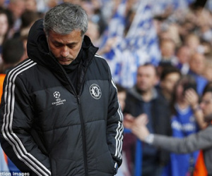 Mourinho “cải tổ” MU: Đẩy mình vào chỗ chết?