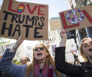 Hàng nghìn người biểu tình đến cửa nhà Trump ở New York