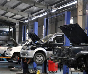 Kẻ âm thầm tàn phá ô tô sang, biết đấy nhưng bó tay