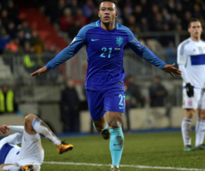Memphis Depay ghi cú đúp trong chiến thắng của Hà Lan
