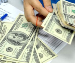 Nhiều ngân hàng nâng mạnh giá USD