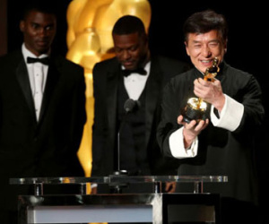 Thành Long vui vì nhận Oscar sau nhiều lần "ngã gãy xương"