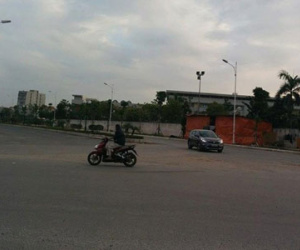 Hà Nội: Nam sinh cấp 2 bị nhóm người chặn đường xin đểu, dùng kim tiêm đâm vào tay