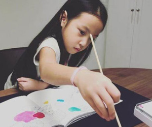 Loạt ảnh cho thấy con gái Triệu Vy đã lớn phổng và ngày càng ra dáng mỹ nhân