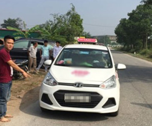 Tên cướp bị bắt khi trốn dưới gầm xe tải