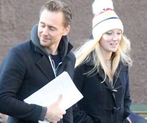 Tom Hiddleston rạng rỡ bên người giống Taylor Swift