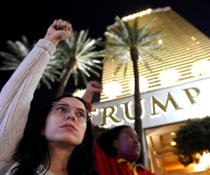 Bí ẩn nhóm giật dây biểu tình chống Trump ở Mỹ