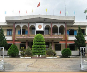Bị người dân tố “vô văn hóa”, nữ phó phòng bị đình chỉ công tác