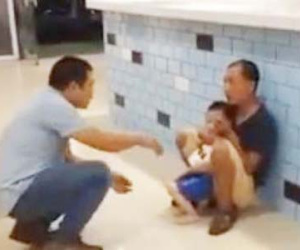 Cách xử trí khôn ngoan khi bị những kẻ ngáo đá bất ngờ tấn công