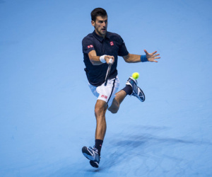 Djokovic giành vé đầu tiên vào bán kết ATP World Tour Finals