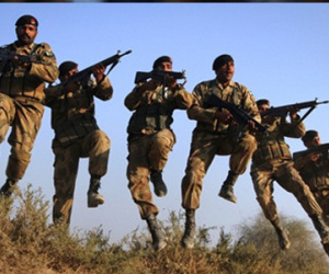 Pakistan tập trận gần biên giới Ấn Độ
