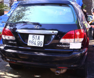 Phát hiện 6 xe sang hiệu Lexus, Camry xài giấy giả