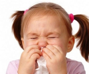 Trẻ nhiễm lạnh “oan” do sai lầm của bố mẹ