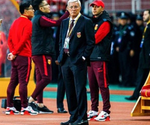 Trung Quốc không thắng trận thứ năm, đứng chót bảng dù có Lippi