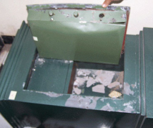 Trường học bị phá cửa, mất trộm 300 triệu đồng trong két sắt