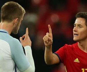 Tuyển thủ Anh tố bị Ander Herrera cố tình chơi xấu