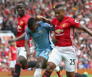Lứa trẻ M.U thua tan tác Man City