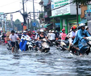 Triều cường tại TP Hồ Chí Minh vượt báo động 3