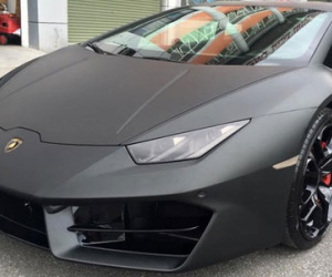 Vừa tìm thấy chủ nhân, Lamborghini Huracan 16,5 tỷ Đồng được thay áo đen nhám cá tính