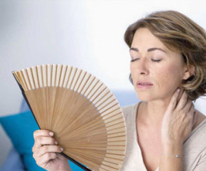 Bốc hỏa ở phụ nữ mãn kinh