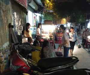 Cơn sốt khoai lang lắc: Bán vỉa hè Hà Thành thu 120 triệu/tháng