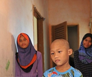 Gia đình bảy người chỉ ăn duy nhất một bữa mỗi ngày vì quá nghèo