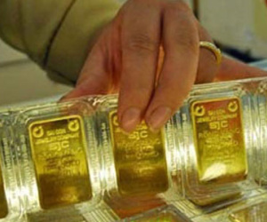 Giá vàng hôm nay 18/11: Giảm xuyên đáy, ồ ạt tháo chạy