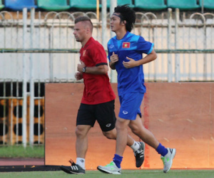 HLV Hữu Thắng loại Tuấn Anh và Quang Huy