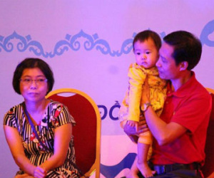 Sau 13 năm chạy chữa, nữ bác sĩ 46 tuổi “rụng rời chân tay” khi biết mình có thai