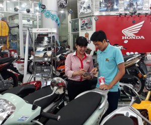 Người dân ưa chuộng trả góp mua xe máy lãi suất 0%