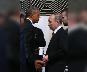 Cái bắt tay lạnh chưa từng thấy của hai ông Obama và Putin