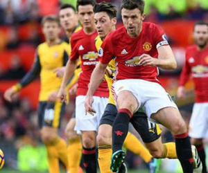 Mourinho mở đường cho Carrick ký hợp đồng mới với M.U