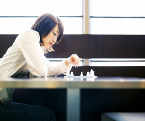 Tôi đã nhốt mình trong phòng, khóc sưng híp mắt vì câu nói đó của bố chồng