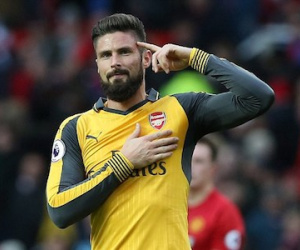 Arsene Wenger và bài toán Olivier Giroud: Cần sự quyết đoán