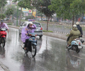 Chiều nay Hà Nội xuất hiện mưa rét, nhiệt độ xuống 15 độ C