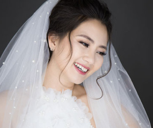 "Kiều nữ" Ngọc Lan hóa cô dâu rạng ngời trước khi sinh em bé