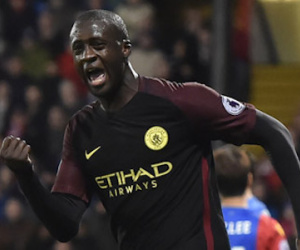 Yaya Toure phải giảm 8 cân để được trở lại đội hình Man City
