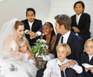 Angelina Jolie sẽ đoàn tụ với Brad Pitt vào dịp lễ theo mong ước của các con?