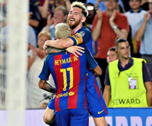 Messi có bàn thắng thứ 100 ở đấu trường châu Âu